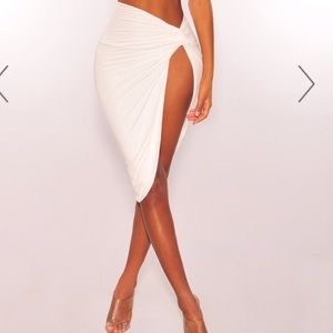 White mini skirt with high slit